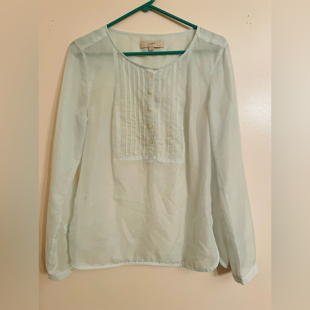 Loft SheerL/Sleeved Blpuse W/Bib Pleating and Buttons, Light Green Size M EUC